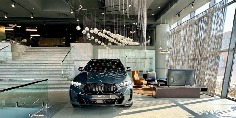 "جلوبال أوتو" تستهل عام 2024 بإعادة افتتاح منشأة جديدة لعلامة BMW في منطقة ألماظة 1