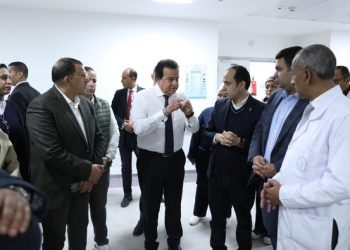 وزير الصحة يتفقد مجمع السويس الطبي تمهيدًا لافتتاحه رسميًا
