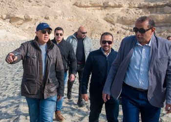 وزير الري يتفقد مشروعات الحماية من أخطار السيول بـ القاهرة