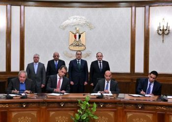 رئيس الحكومة يشهد توقيع بروتوكول تعاون بين اقتصادية قناة السويس وعدد من شركات القطاع الخاص الصناعي 1