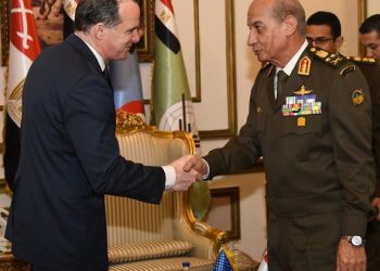 وزير الدفاع يلتقى بـ منسق الشرق الأوسط وشمال أفريقيا لمجلس الأمن القومي الأمريكي.. لهذا الأمر 1
