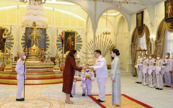 سفيرة مصر في تايلاند تقدم أوراق اعتمادها لـ ملك البلاد 1