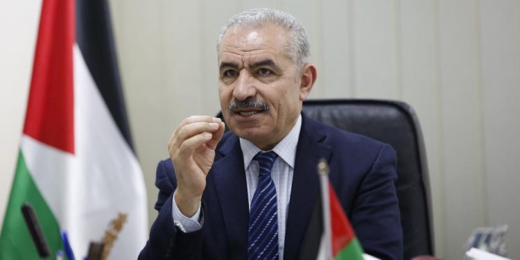 رئيس الوزراء الفلسطيني: المطلوب من إسرائيل السماح بنقل المساعدات من الضفة الغربية إلى القطاع 1