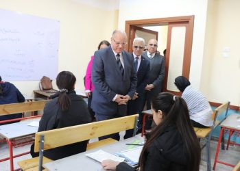 محافظ القاهرة يتفقد بدء امتحانات الفصل الدراسى الاول للشهادة الإعدادية 2