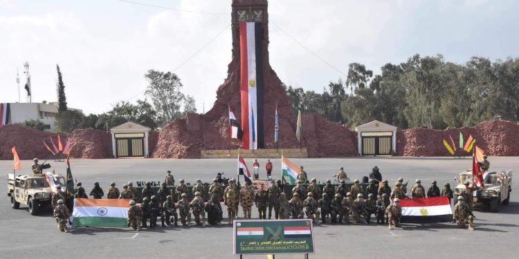 انطلاق فعاليات التدريب المشترك المصري الهندي " إعصار -2 " 1
