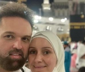 محمد محمود عبد العزيز وزوجته يؤدون مناسك العمرة 1