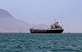 هيئة بحرية بريطانية: سفينة أصيبت من أعلى بقذيفة قرب عدن اليمنية