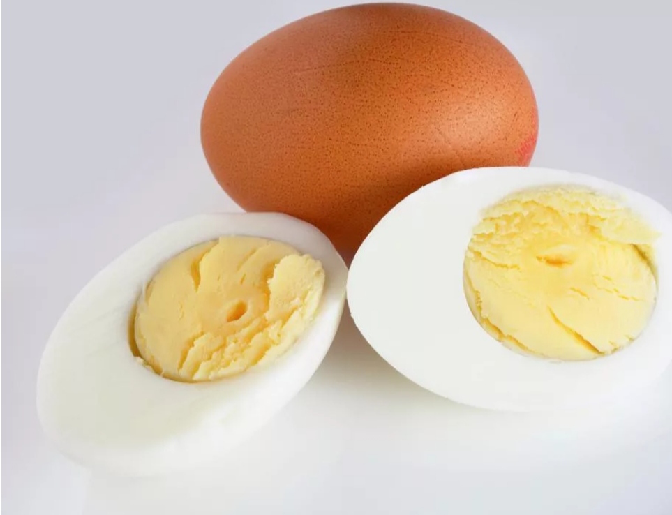 أيهما أكثر فائدة.. البيض المسلوق أم المقلي لوجبة الإفطار؟ 2