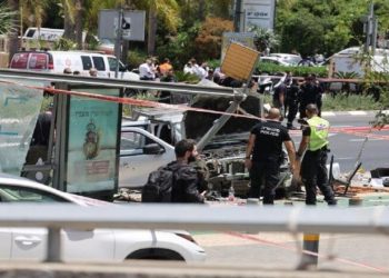 إصابة 19 إسرائيليا في حادثتي دهس وطعن في رعنانا شمال تل أبيب