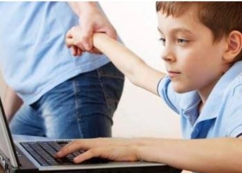 نصائح للأسرة تقدمها "اليونيسيف" لحماية أبناءها المراهقين من الإنترنت 2