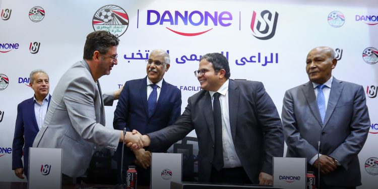اتحاد الكرة يوقع عقد رعاية جديد للمنتخب الوطني مع دانون مصر 1