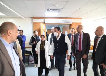 وزير الصحة يفاجئ مستشفى بني سويف التخصصي ويكتشف كوارث (صور) 5
