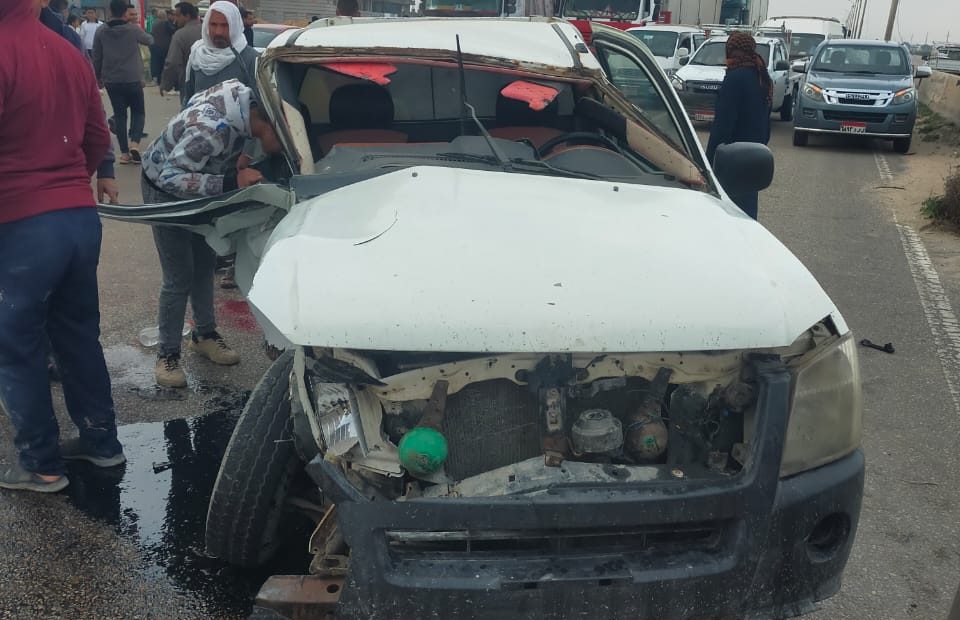 بالأسماء.. التفاصيل الكاملة لـ حادث تصادم سيارتين على الطريق الدولي الساحلي بكفر الشيخ
