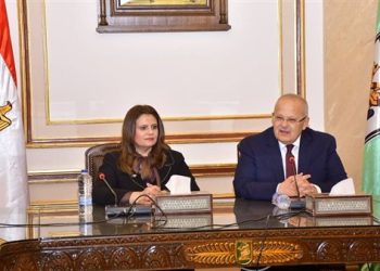 رئيس جامعة القاهرة يوقع مذكرة تفاهم مع وزيرة الهجرة في مجالات التدريب والبرامج التوعوية
