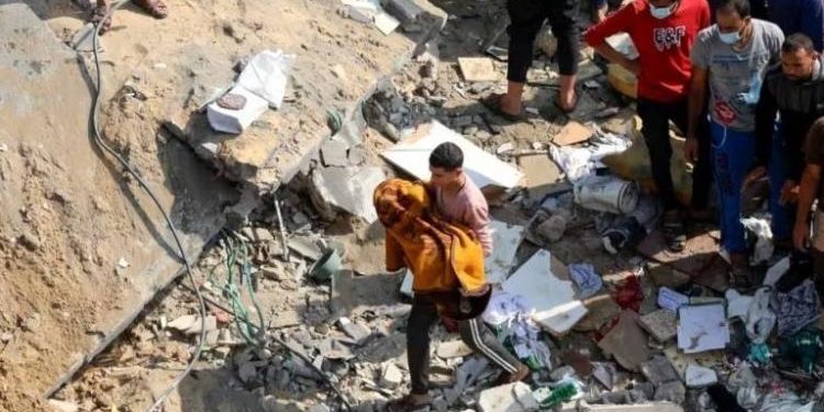  الاحتلال يرتكب مجازر جديدة.. وسقوط مئات الشهداء والمصابين جنوب غزة 1
