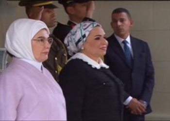 السيدة انتصار السيسي وقرينة الرئيس التركي تزوران مقر الهلال الأحمر المصري وحياة كريمة 9