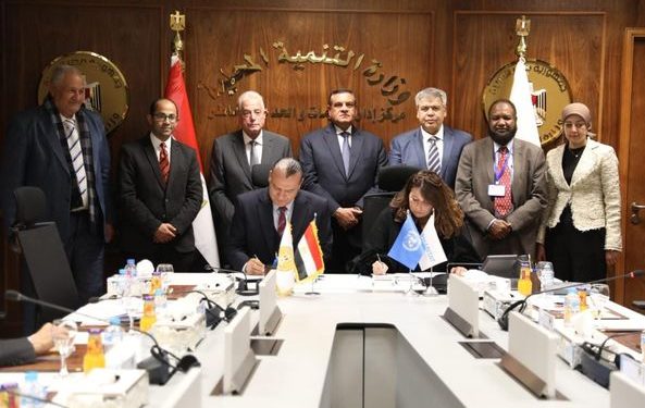 وزير التنمية المحلية ومحافظ جنوب سيناء يشهدان توقيع اتفاقية تنفيذ مشروع "موئل الأمم المتحدة".. تفاصيل 1