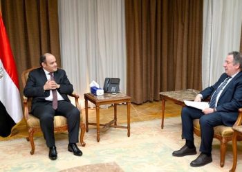 وزير الصناعة يبحث مع ممثلي شركة "شيشجام التركية" خطة توسيع استثماراتها بالسوق المصري 8