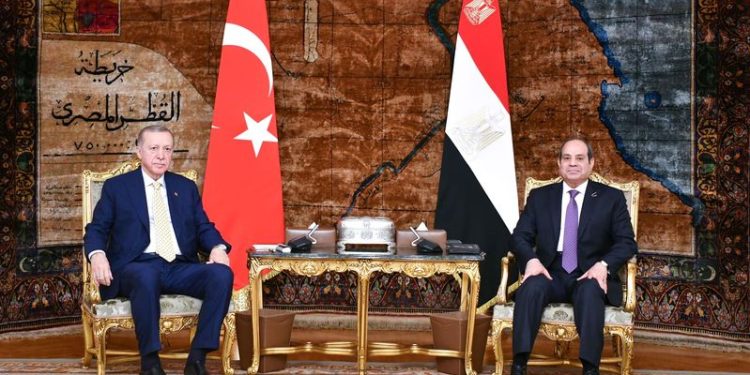 إبراهيم عيسى: القمة المصرية التركية مشهد شديد الدلالة لفهم الإدارة المصرية 1
