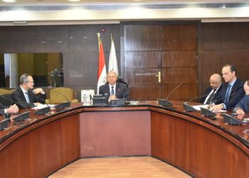 وزير النقل يعلن بدء العمل في مشروع تطوير نظم الإشارات بخط القاهرة - بني سويف 3