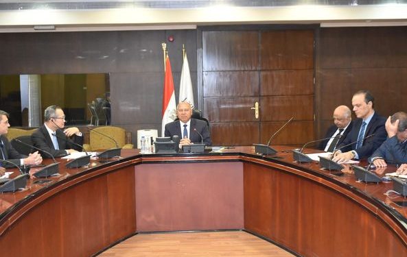 وزير النقل يعلن بدء العمل في مشروع تطوير نظم الإشارات بخط القاهرة - بني سويف 1