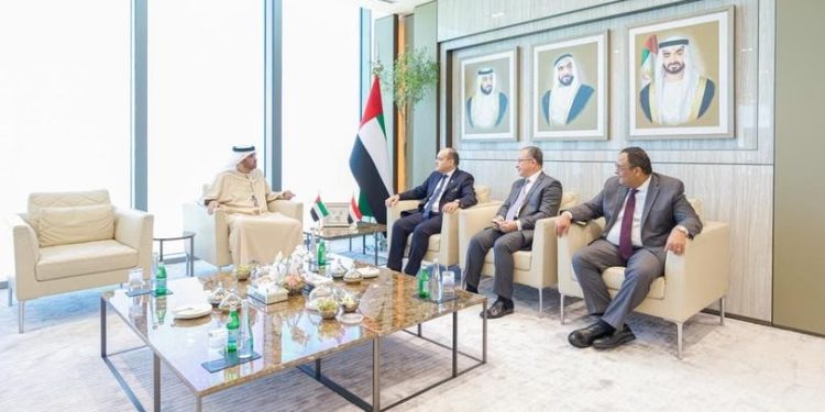 وزير التجارة ونظيره الإماراتي يبحثان سبل تعزيز العلاقات الاقتصادية المشتركة بين البلدين 1