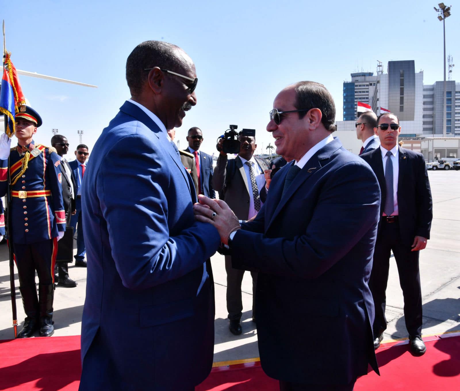الرئيس السيسي يؤكد على خصوصية العلاقات الأخوية التاريخية بين مصر والسودان 5