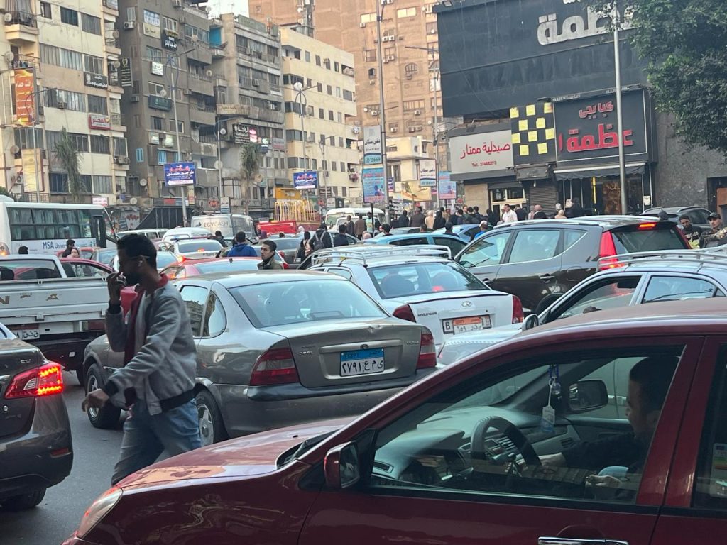 شلل مروري في شارع التحرير بـ الدقي جيزة 2