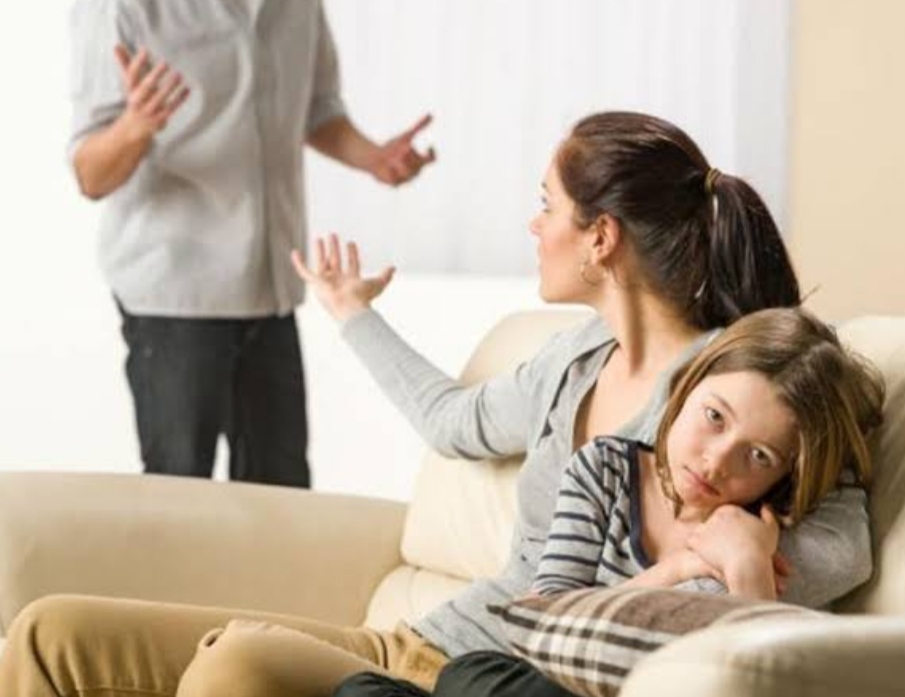 اليونيسيف تكشف المخاطر النفسية التي يتعرض لها الوالدين من تربية الأطفال 4