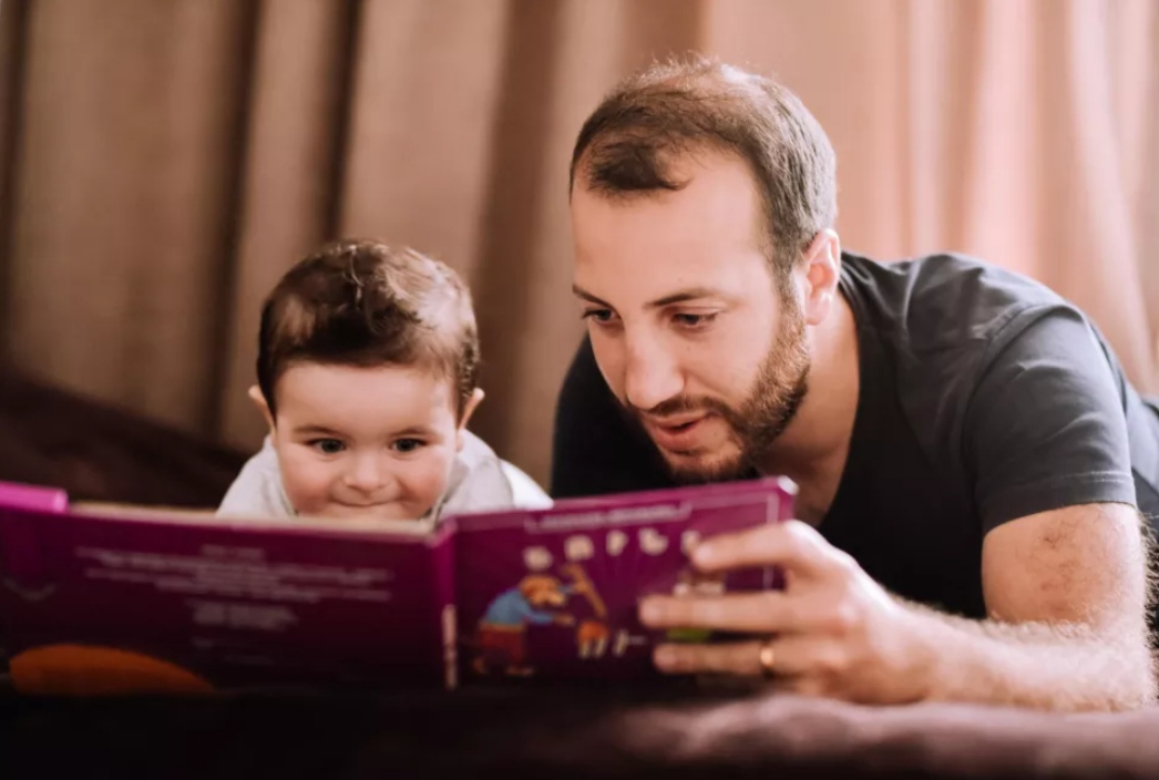 اليونيسيف تكشف فوائد القراءة للمواليد.. و٣ طرق لجذب انتباه الرضع  3