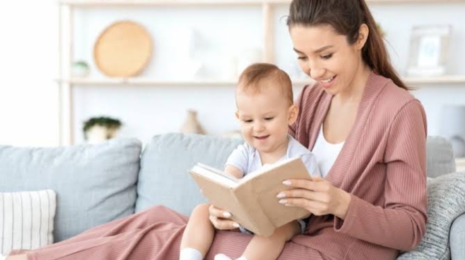 اليونيسيف تكشف فوائد القراءة للمواليد.. و٣ طرق لجذب انتباه الرضع  4