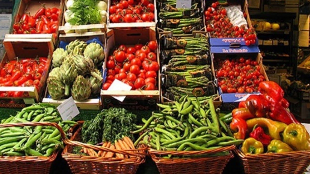 العنب بـ 40 جنيهاً.. أسعار الخضروات و الفاكهة اليوم 28 أبريل 2024 1