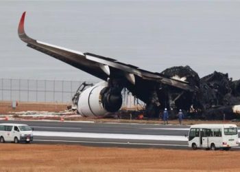 الطائرة المحترقة بمطار هانيدا بطوكيو