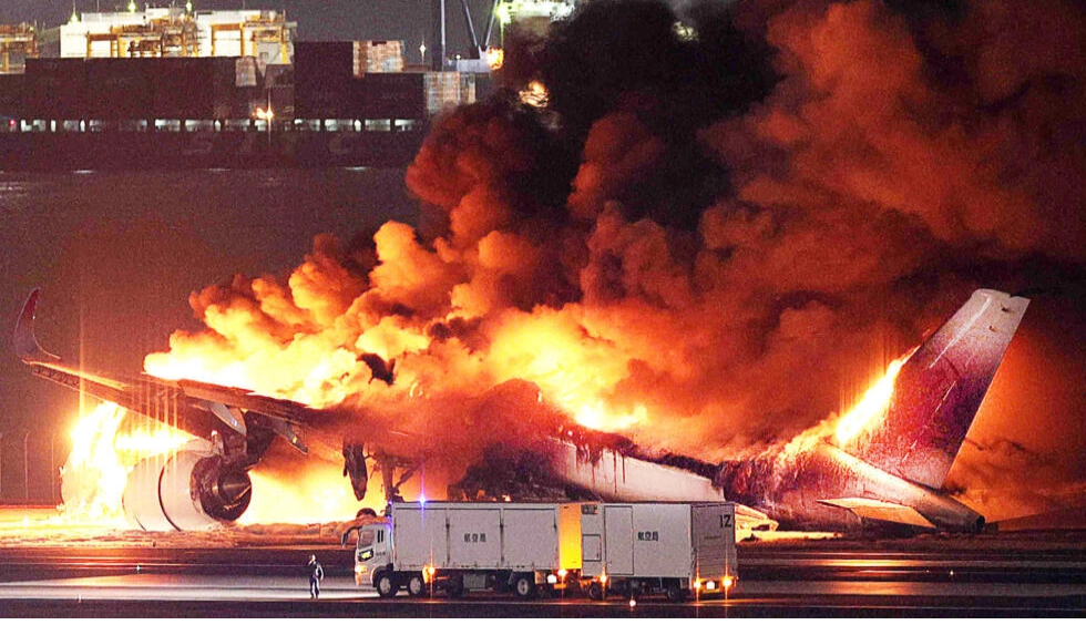 اشتعال النيران في مطار هانيدا بطوكيو.. التفاصيل الكاملة 2