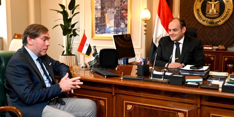 وزير التجارة يبحث مع وفد شركة ألمانية للأجهزة المنزلية خططها المستقبلية بالسوق المصري 1