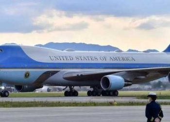 سرقة مقتنيات الطائرة الرئاسية الأمريكية تثير استياء البيت الأبيض 1