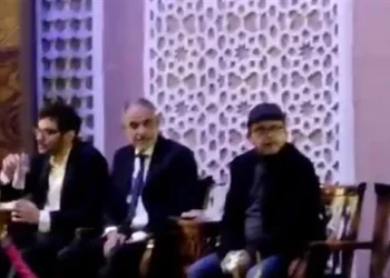 جنازة والدة محمود البزاوي.. هنيدي وكريم محمود عبدالعزيز يقدما واجب العزاء 2