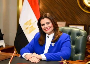 وزيرة الهجرة تحث المصريين بالخارج سرعة التسجيل في مبادرة استيراد السيارات 4
