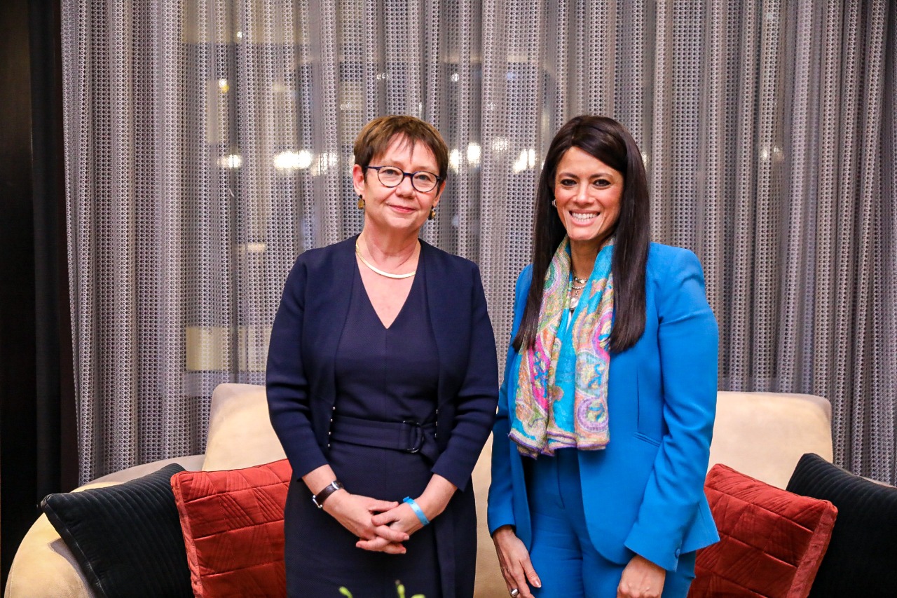 وزيرة التعاون الدولي رانيا المشاط، برفقة رئيسة البنك الأوروبي أوديل رينو باسو