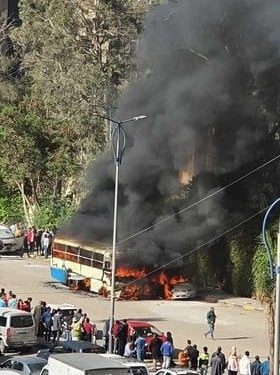 بالصور حريق أتوبيس نقل بسب تصادمه بسيارة ملاكي بـ فيصل