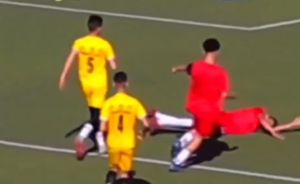 "بإصابة خطيرة".. وفاة لاعب بالدوري الجزائري |فيديو 4