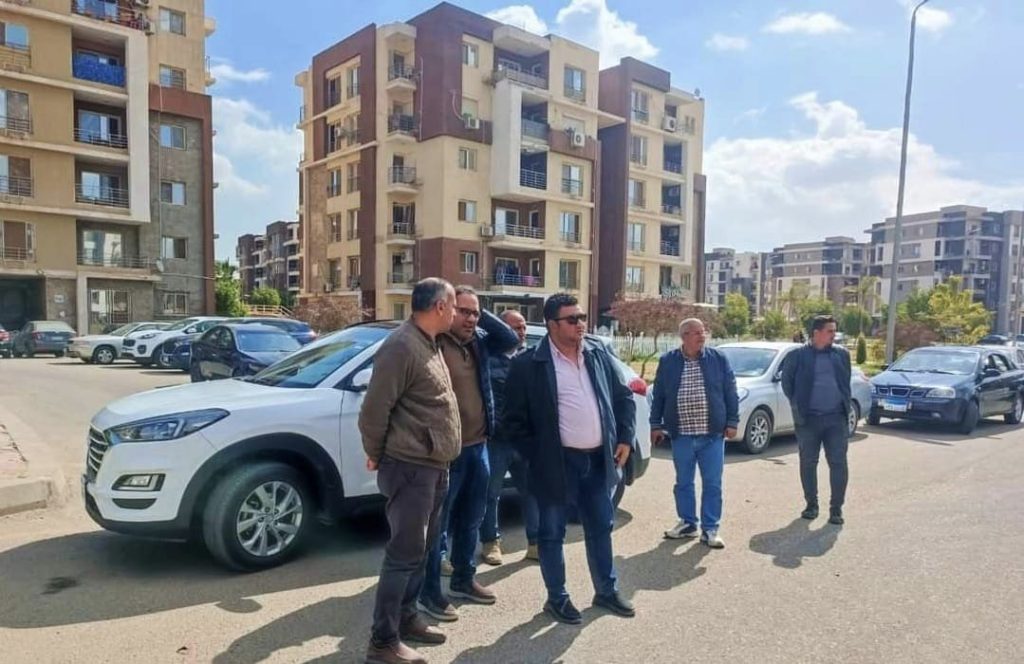 وزير الإسكان يكشف آخر تطورات إنشاء 134 عمارة سكنية ومستشفى عام بالعبور 1