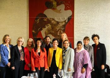 بالتزامن مع اليوم العالمي للمرأة.. «مجموعة السفيرات السيدات » تستقبل وزيرة التعاون الدولي 4