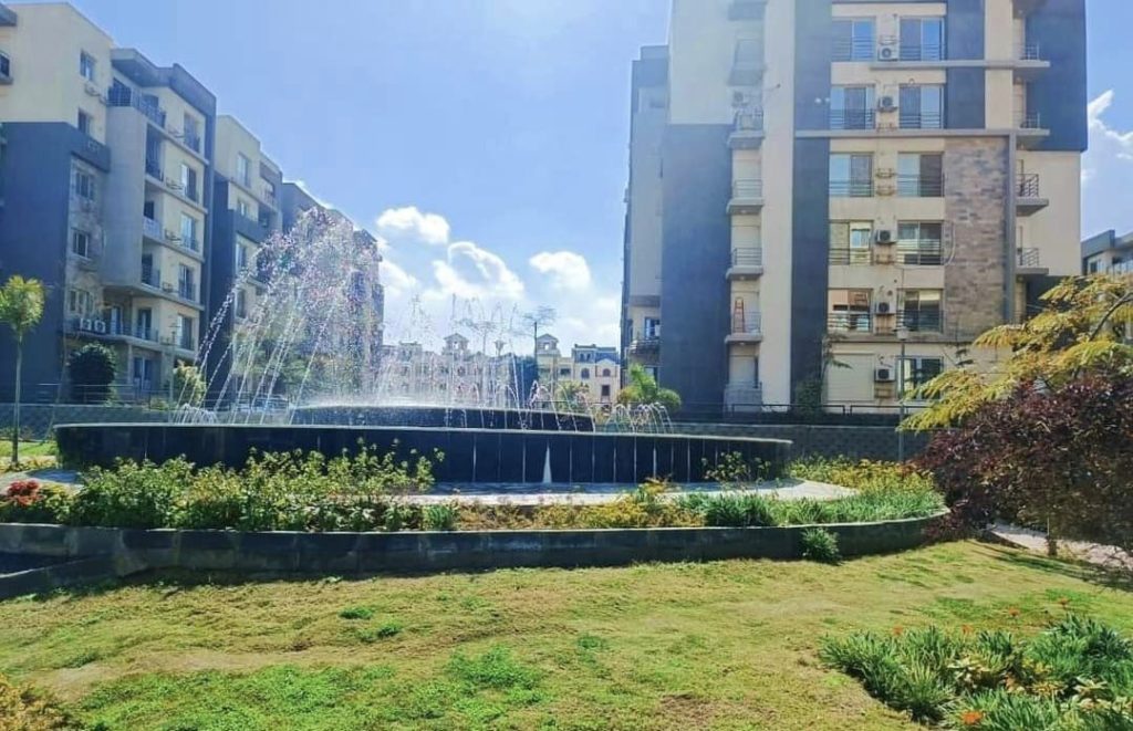 وزير الإسكان يكشف آخر تطورات إنشاء 134 عمارة سكنية ومستشفى عام بالعبور 3