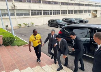 وزير الرياضة يصل غانا لحضور ختام دورة الألعاب الأفريقية واستلام راية نسخة 2027