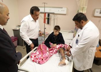 وزير الصحة يزور مصابي أحداث غزة بمعهد ناصر