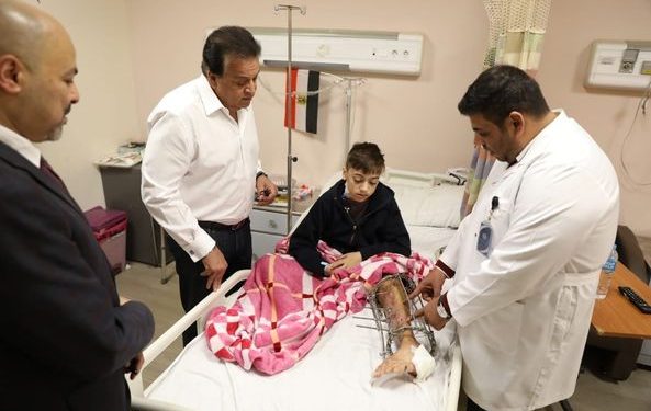 وزير الصحة يزور مصابي أحداث غزة بمعهد ناصر