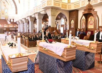وزيرة الهجرة تشارك في مراسم صلوات جنازة الرهبان المصريين الثلاثة الذين استشهدوا في جنوب إفريقيا