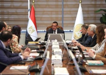 وزير التنمية المحلية يبحث مع وفد هيئة فولبرايت مصر مجالات التعاون المشترك