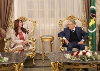 محافظ المنيا يستقبل السفيرة الأمريكية بالقاهرة لبحث سبل التعاون المشترك